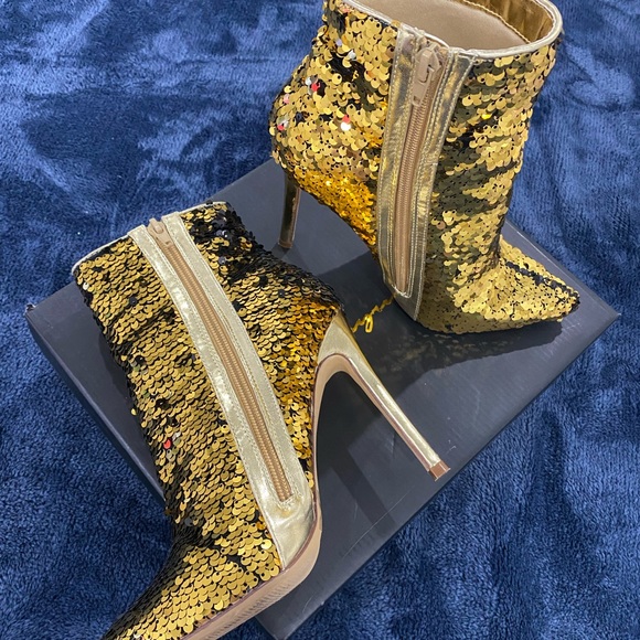 ⬇️PRICE⬇️ OLIVIA Ferguson - Black and Gold Sequence Bootie - size 7 - Picture 9 of 10